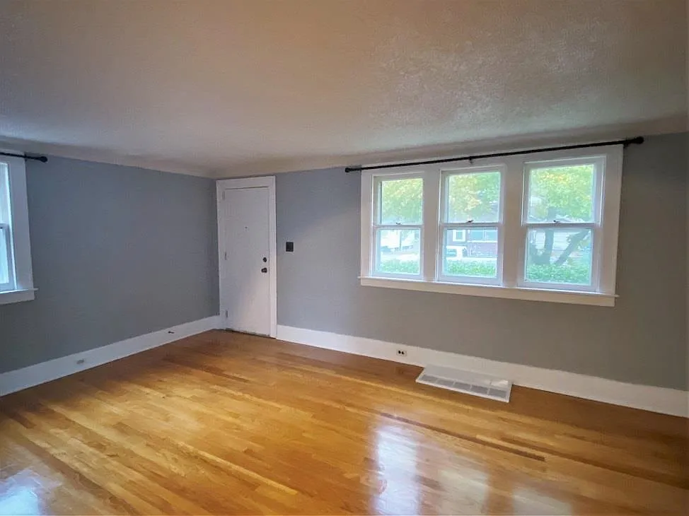3 bed, 1.0 bath, 1280 sqft, $1,500 — Photo 4