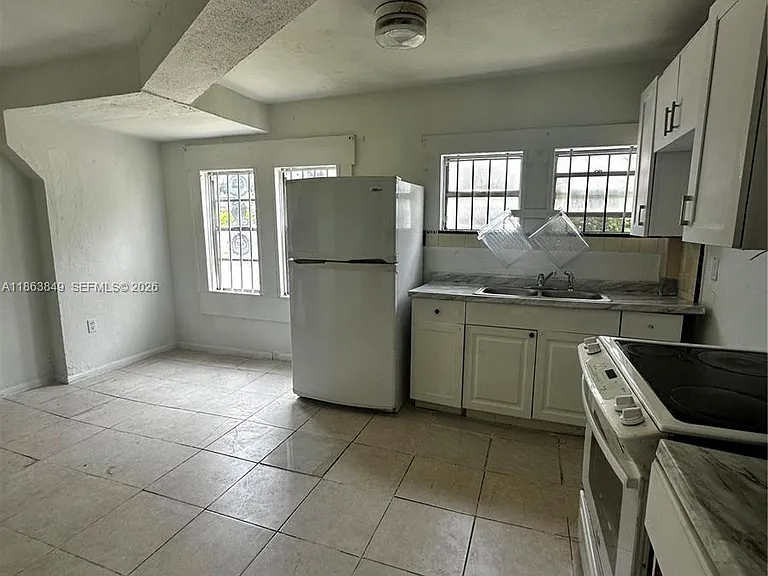 1925 NW 56th St — Photo 5