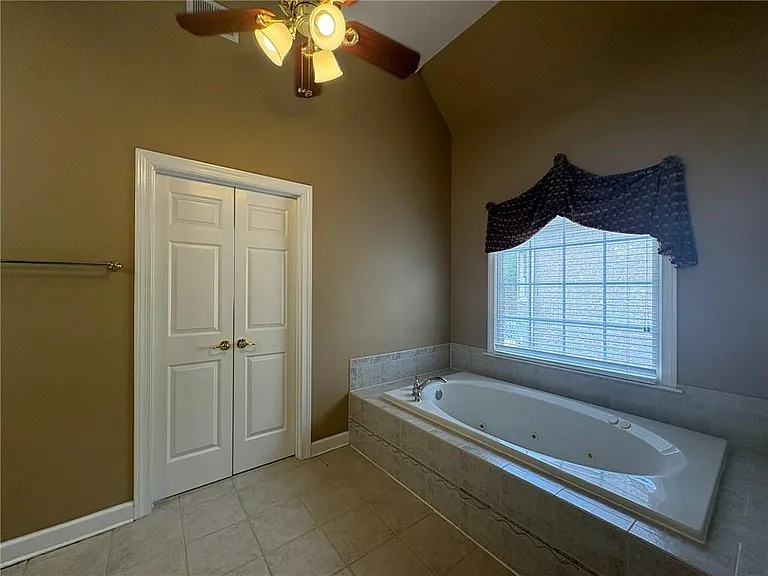 5930 Abbotts Run Trl — Photo 16