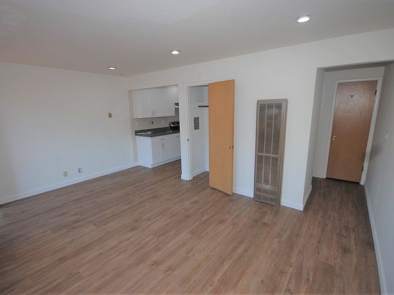 4th image of 1209 Bellevue Ave APT 7