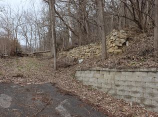 X South Hill St, Fountain City, WI 54629