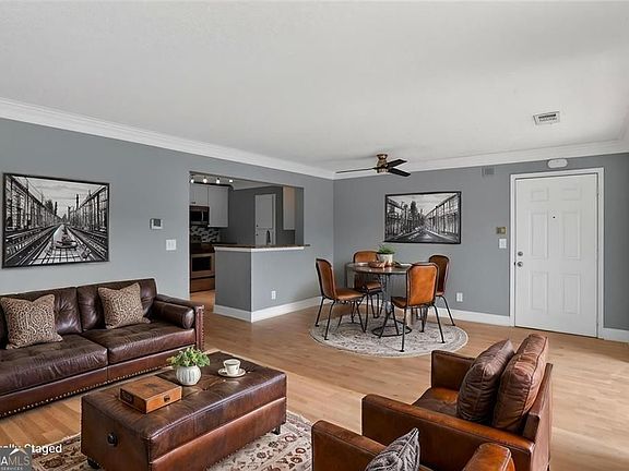 5th image of 2657 Lenox Rd #3