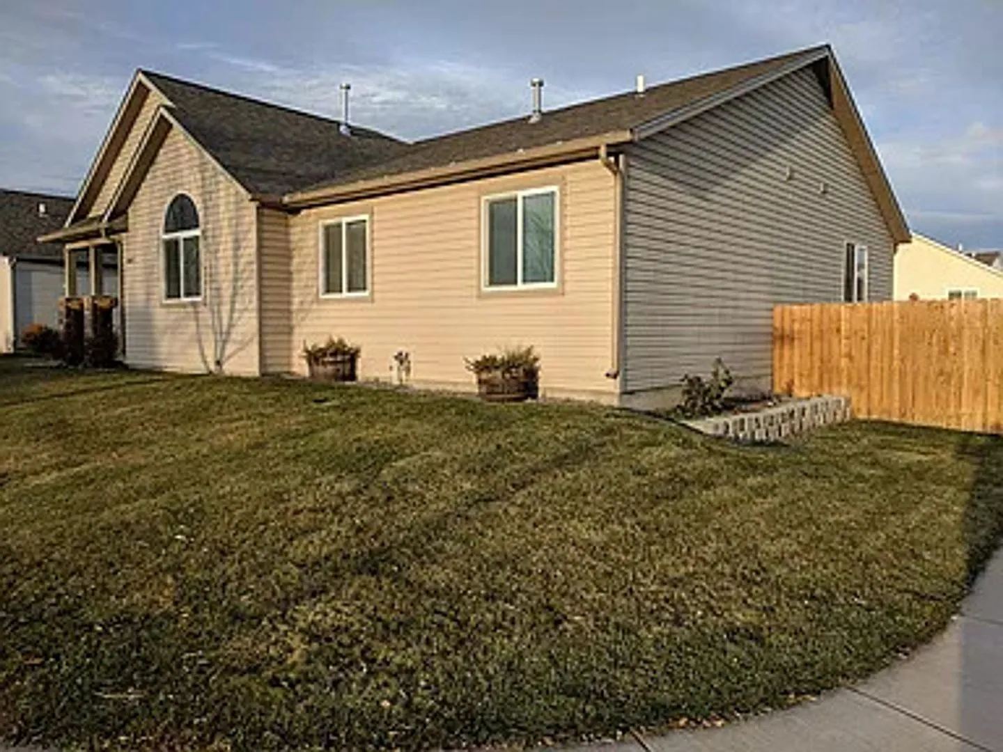 Updated 3 bedroom Home in Pleasantville — Photo 2