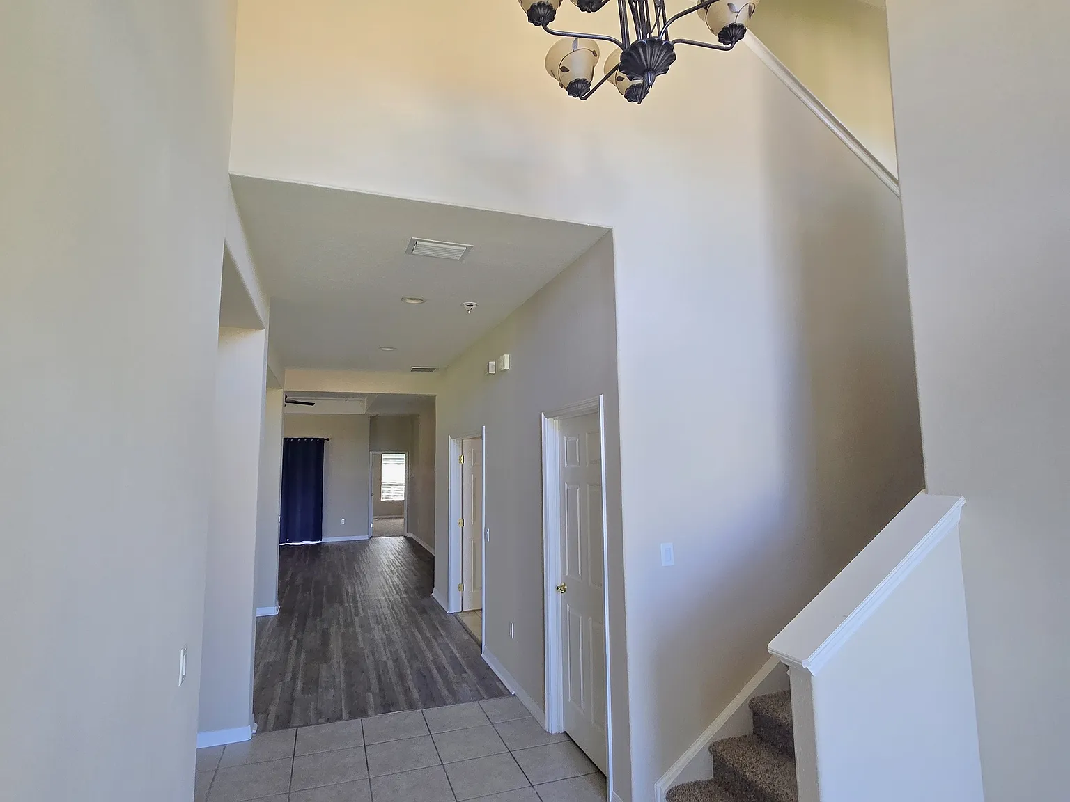 4 bed, 3057 sqft, $3,900 — Photo 2