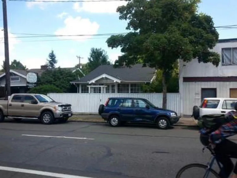 5310 Roosevelt Way NE #C — Photo 1