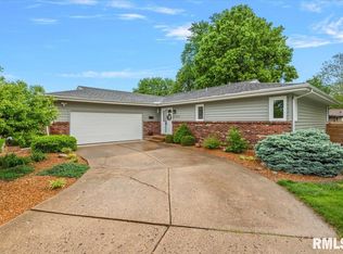 2704 Interlacken Dr, Springfield, IL 62704