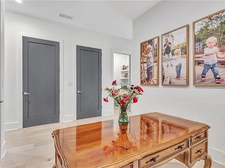 580 Heatherden Ave — Photo 24