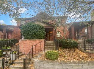 708 Finch Ct #C, Chesterfield, MO 63017
