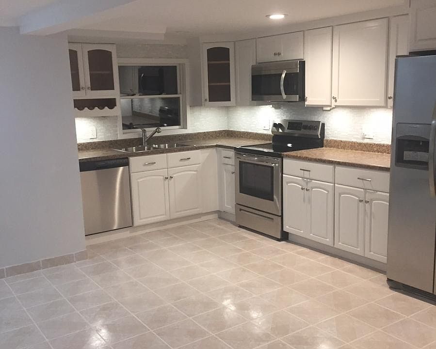 Open concept Kitchen/DR