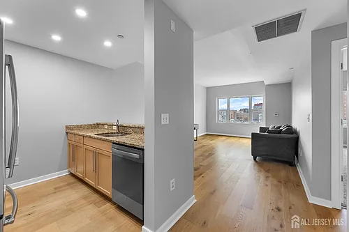 20 Livingston Ave Photo 1