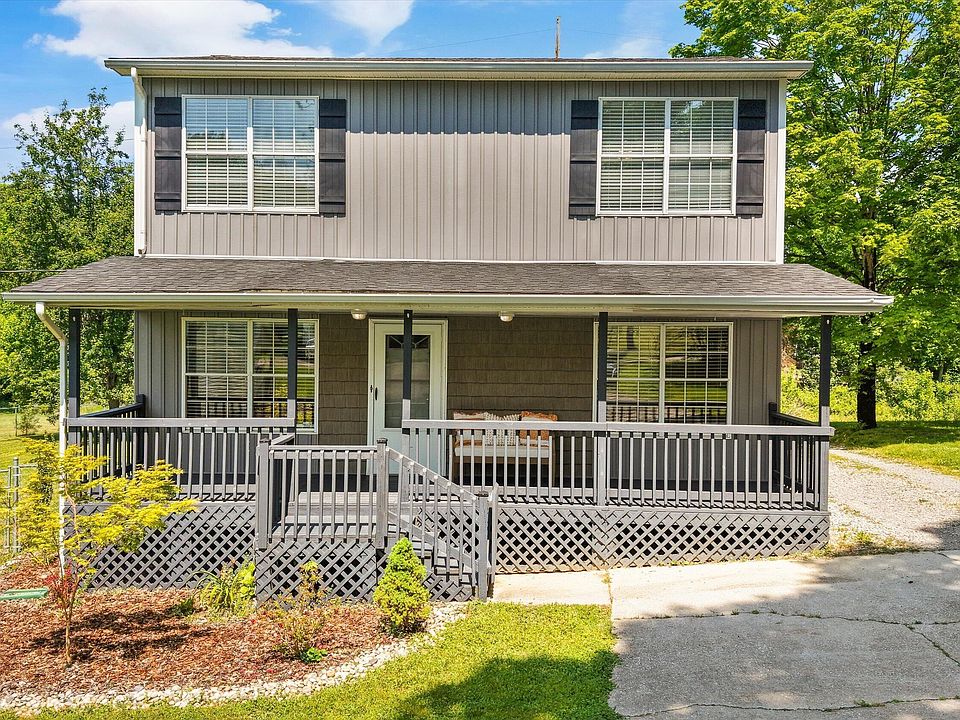 1st image of 2403 Maple Dr