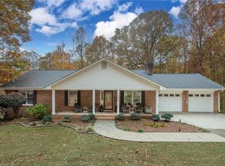 176 Forest Meadow Ln, Clemmons, NC 27012