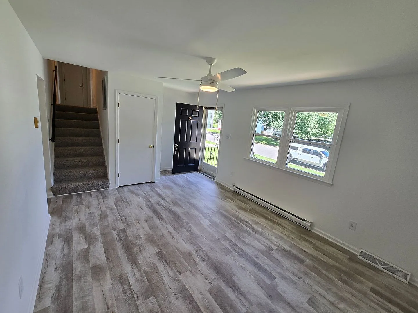 Newly remodeled 4 bedroom home — Photo 4