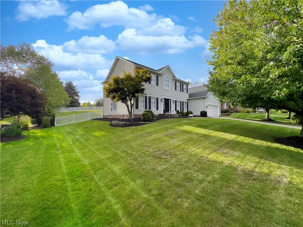 8951 Kennemer Cir NW, North Canton, OH 44720