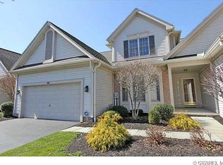 46 Fairvale Dr, Penfield, NY 14526