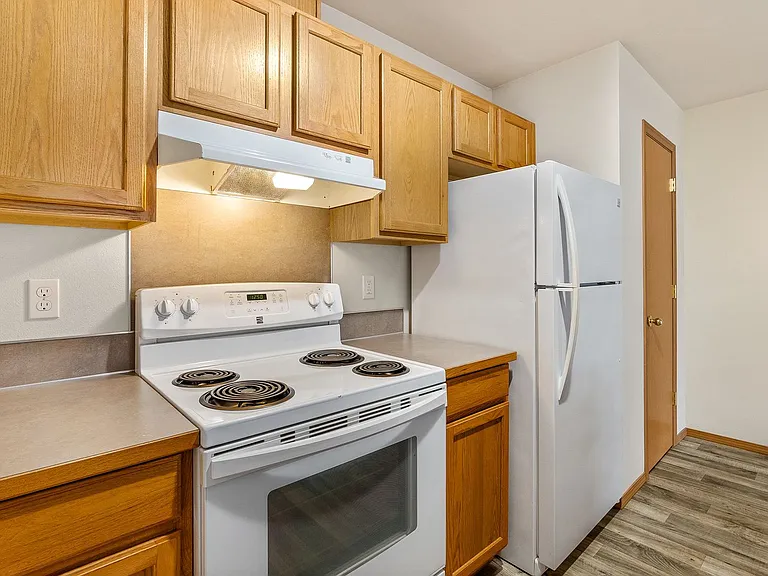 804 Sussex Ave E — Photo 24