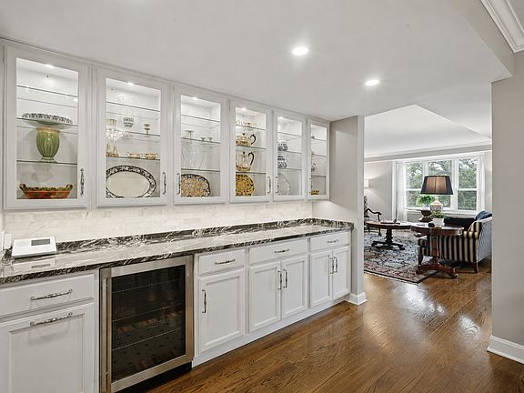 4th image of 640 Winnetka Mews APT 403