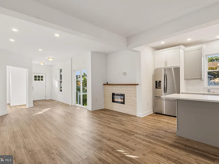 118 Turner St — Photo 12