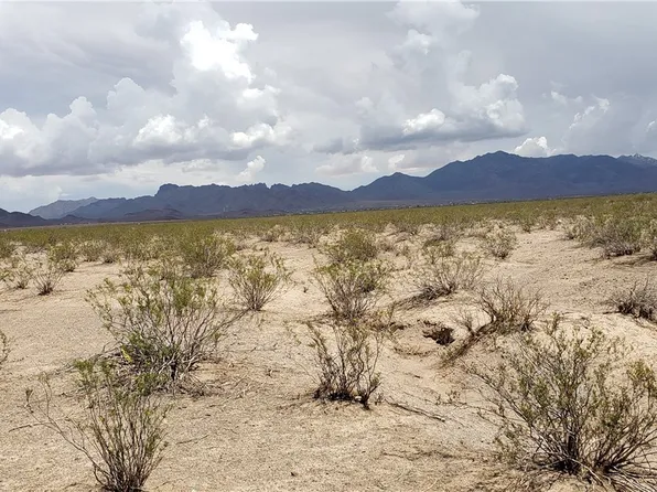 49 N Amana Rd, Dolan Springs, AZ 86441