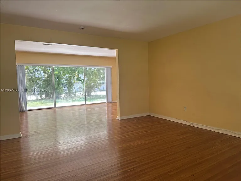 5340 Orduna Dr — Photo 4