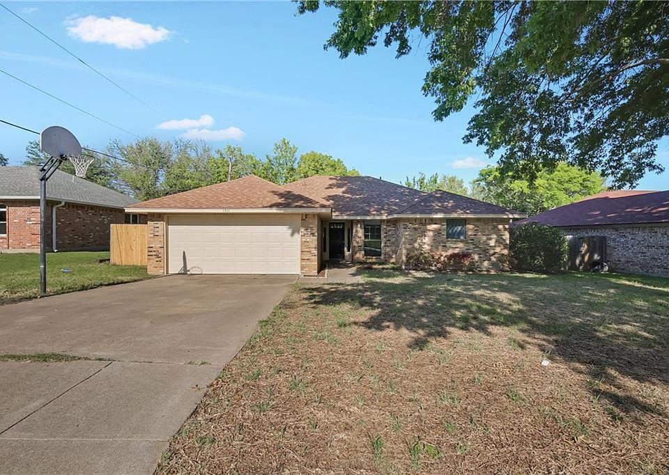 1st image of 1321 Lampasas Dr