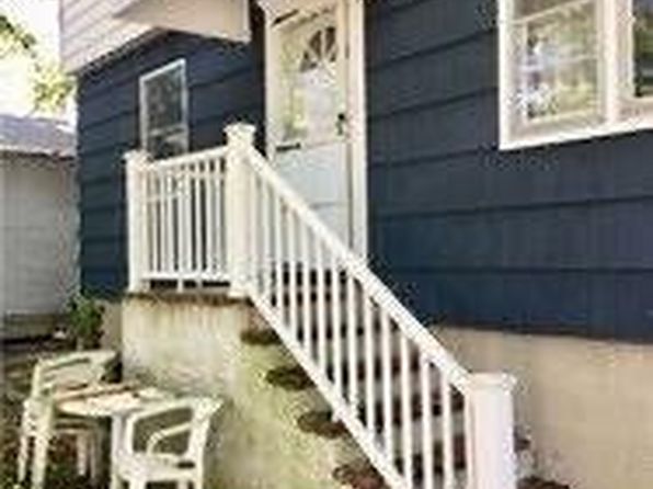 7 Dickinson Ave
