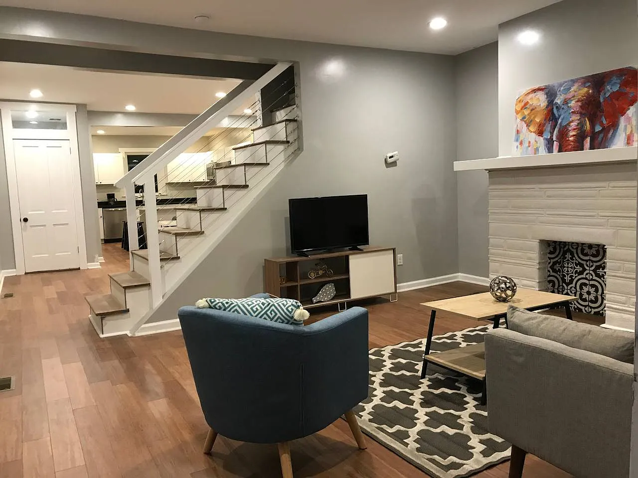 4 bed, 2.5 bath, 2120 sqft, $3,099 — Photo 2