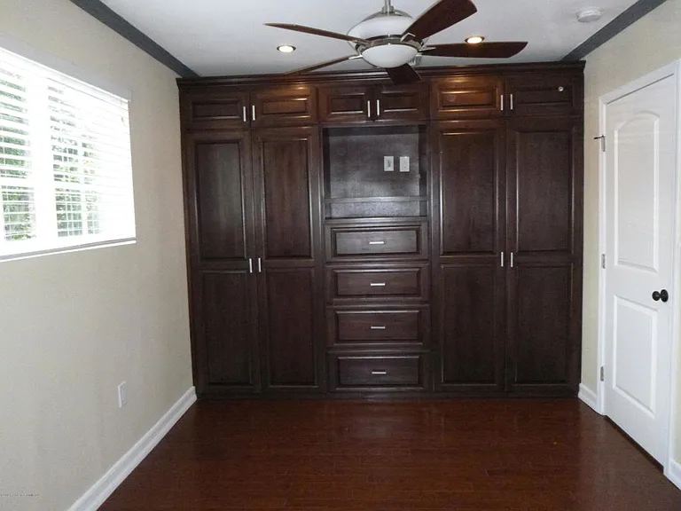 770 W Altadena Dr — Photo 14