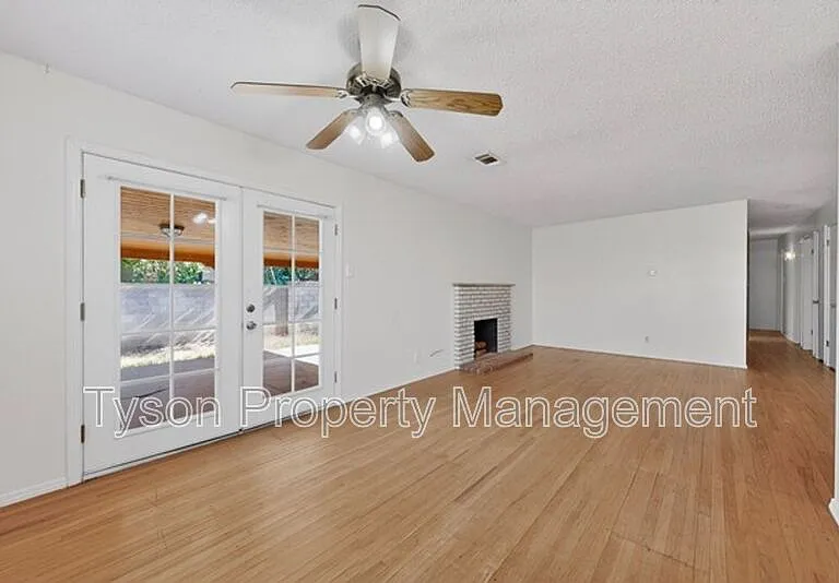 9509 Dona Marguerita Ave NE — Photo 4