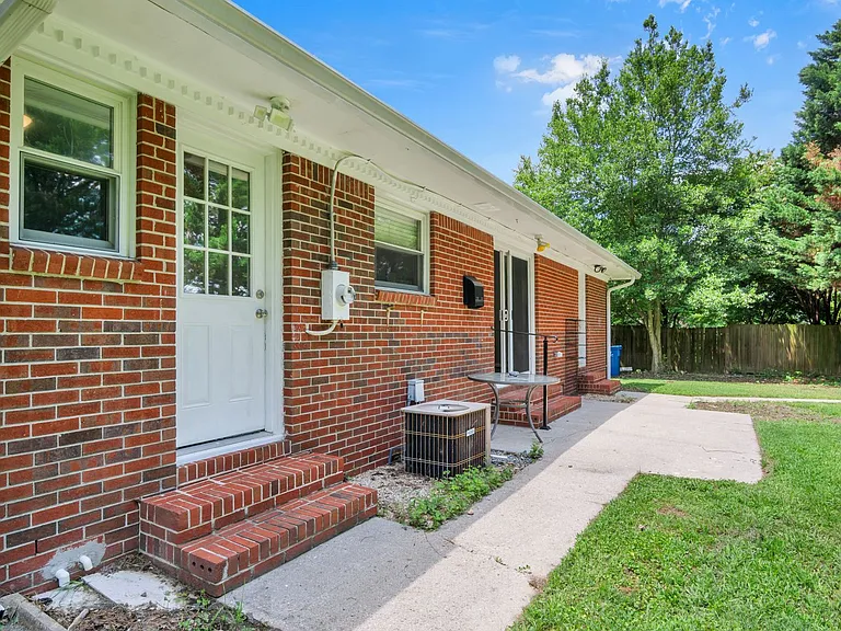 114 Thomas Nelson Ln — Photo 28