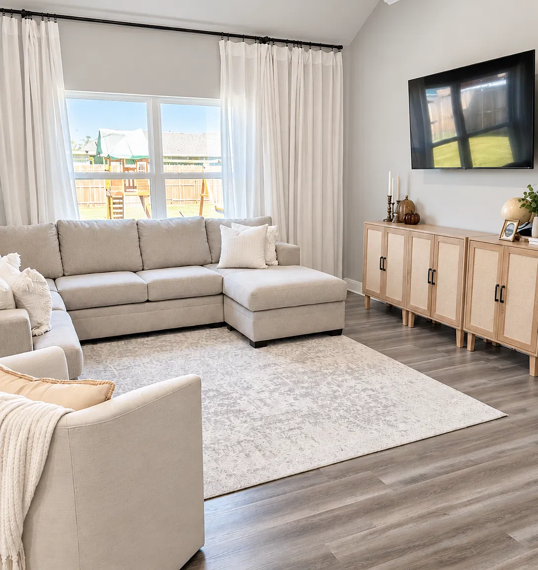 4 bed, 1627 sqft, $3,100 — Photo 3