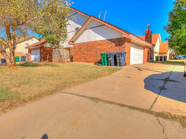 9006 N Rockwell Dr — Photo 8
