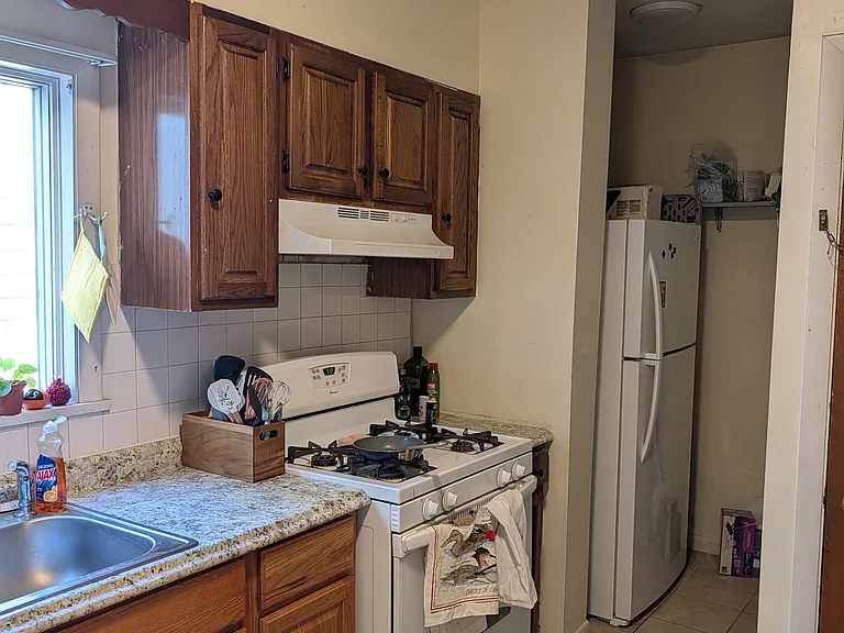 4 Beech St #1 — Photo 8