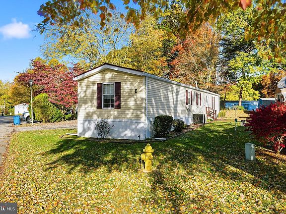2nd image of 200 Birch Ln #200