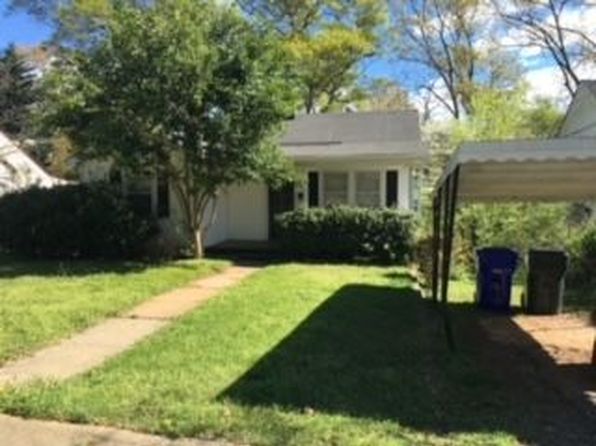 8 Hawthorne Ln
