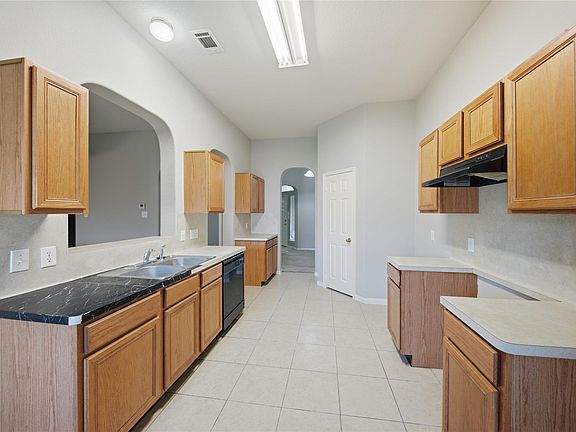 5th image of 4039 Hawthorne Glen Ct