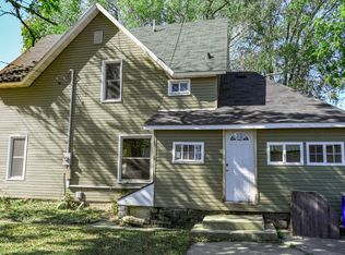 121 7th St SW, Oelwein, IA 50662