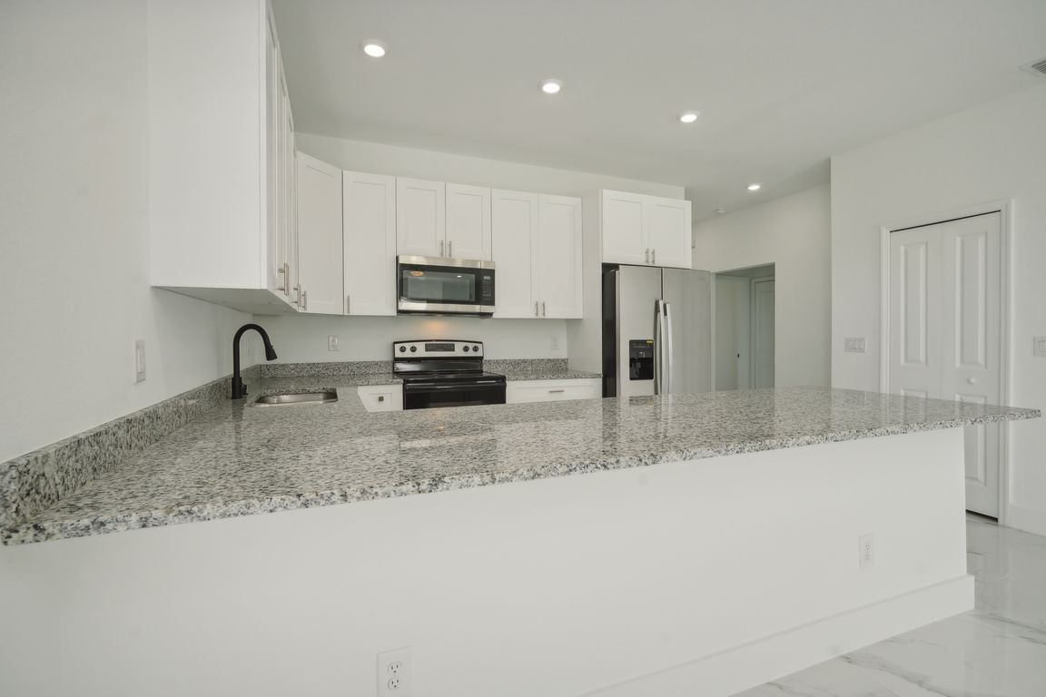 54th St W-009.jpg