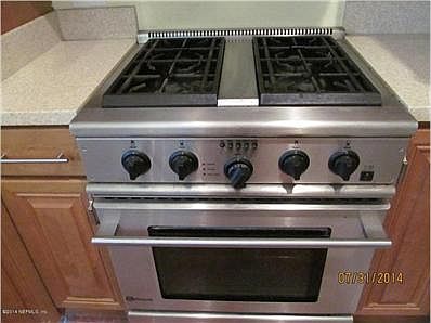 Gas stove