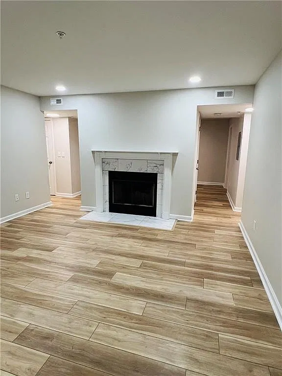 2 bed, 2.0 bath, 1147 sqft, $1,595 — Photo 2