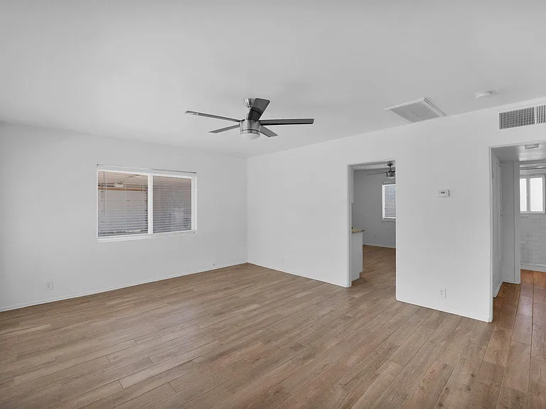 547 W San Juan Ave #B — Photo 11