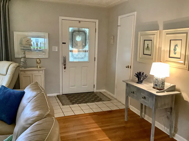 148 Overbrook Dr E — Photo 5
