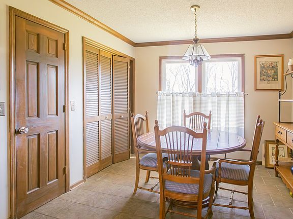 4th image of 3002 Regency Park Dr