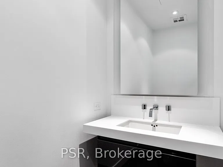 500 Wellington St W #Penthouse 1001 — Photo 22