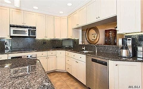 4th image of 39 Clubside Dr