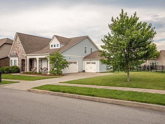2nd image of 2320 Redwood Trl