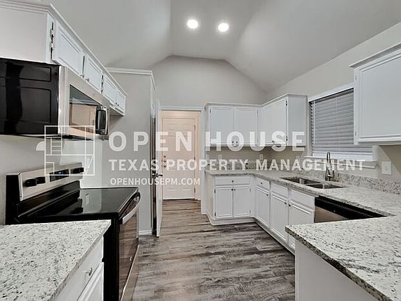 5th image of 1401 Old Knoll Dr