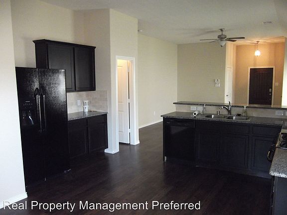 3rd image of 1430 Spencer Glen Ln