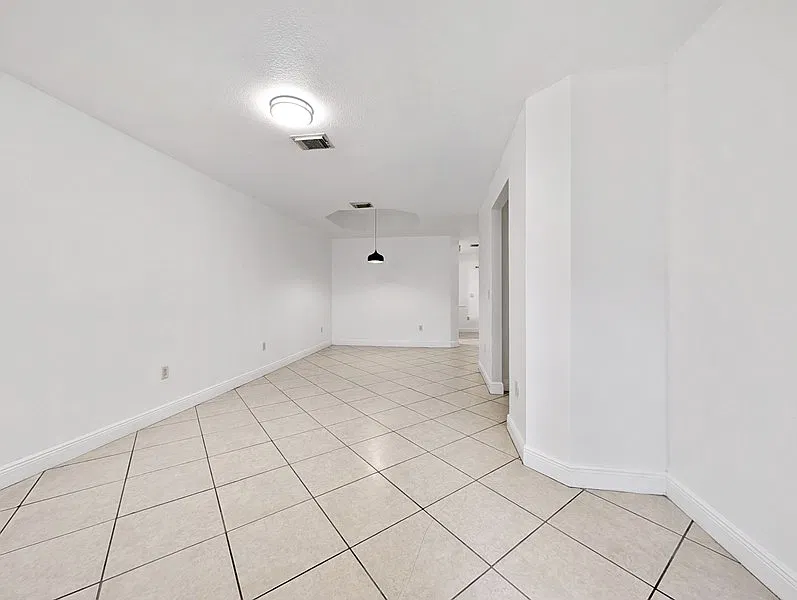 4 bed, 2.5 bath, 3862 sqft, $3,300 — Photo 1
