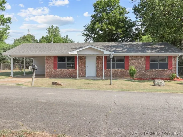 207 Thompson Ave, Poteau, OK 74953